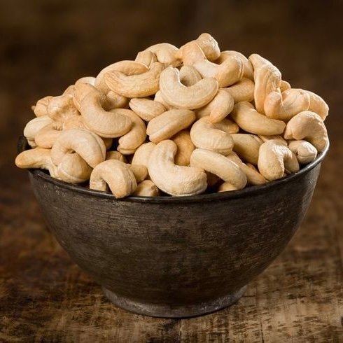 Premium Kaju 180 – Large, Creamy & Nutrient-Rich Cashew Nuts