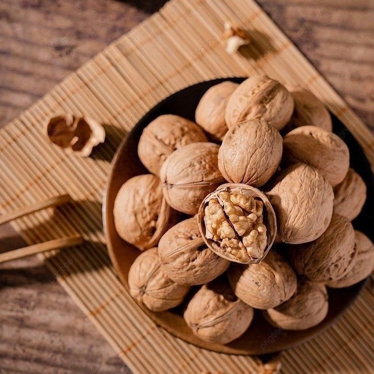 Premium Walnut with Shell – Natural, Crunchy & Nutrient-Rich Dry Fruit